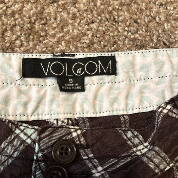 Junior’s Volcom Bermuda Shorts Size 9 - Picture 4 of 8
